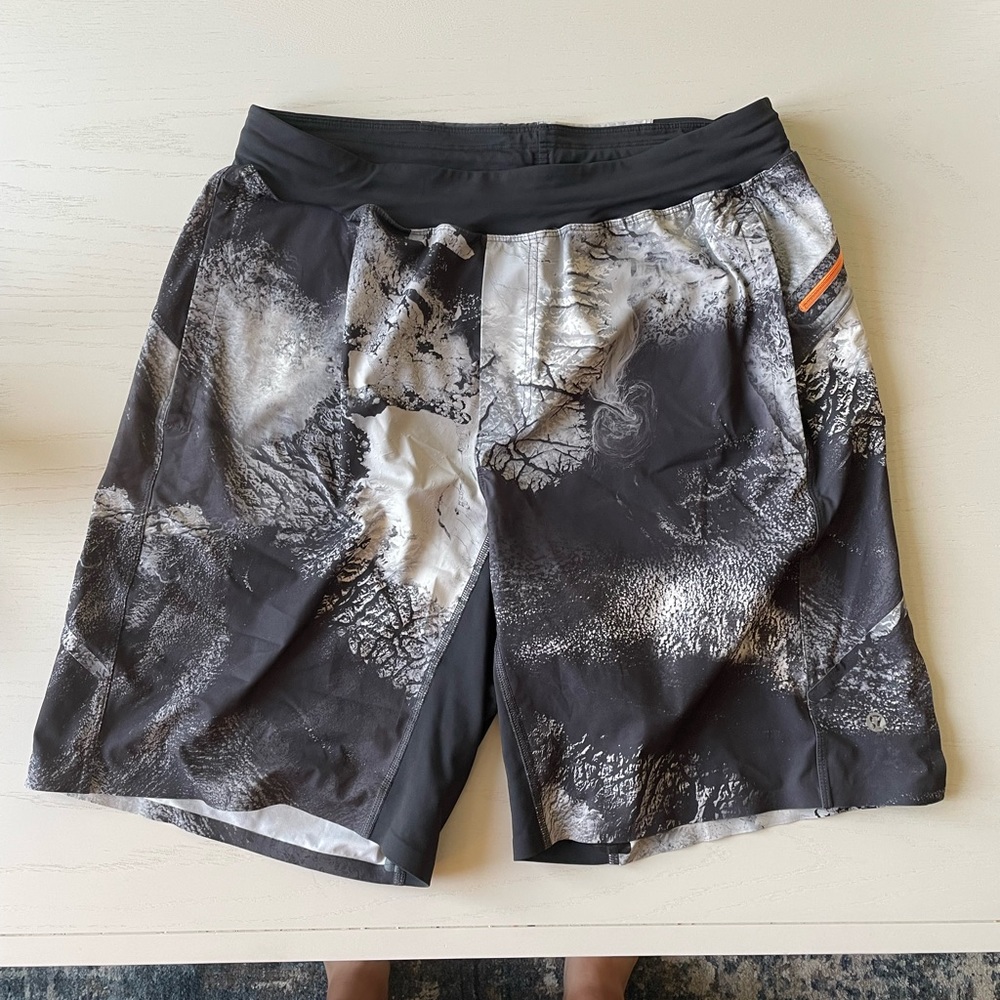 RARE lululemon board shorts size LARGE 9”